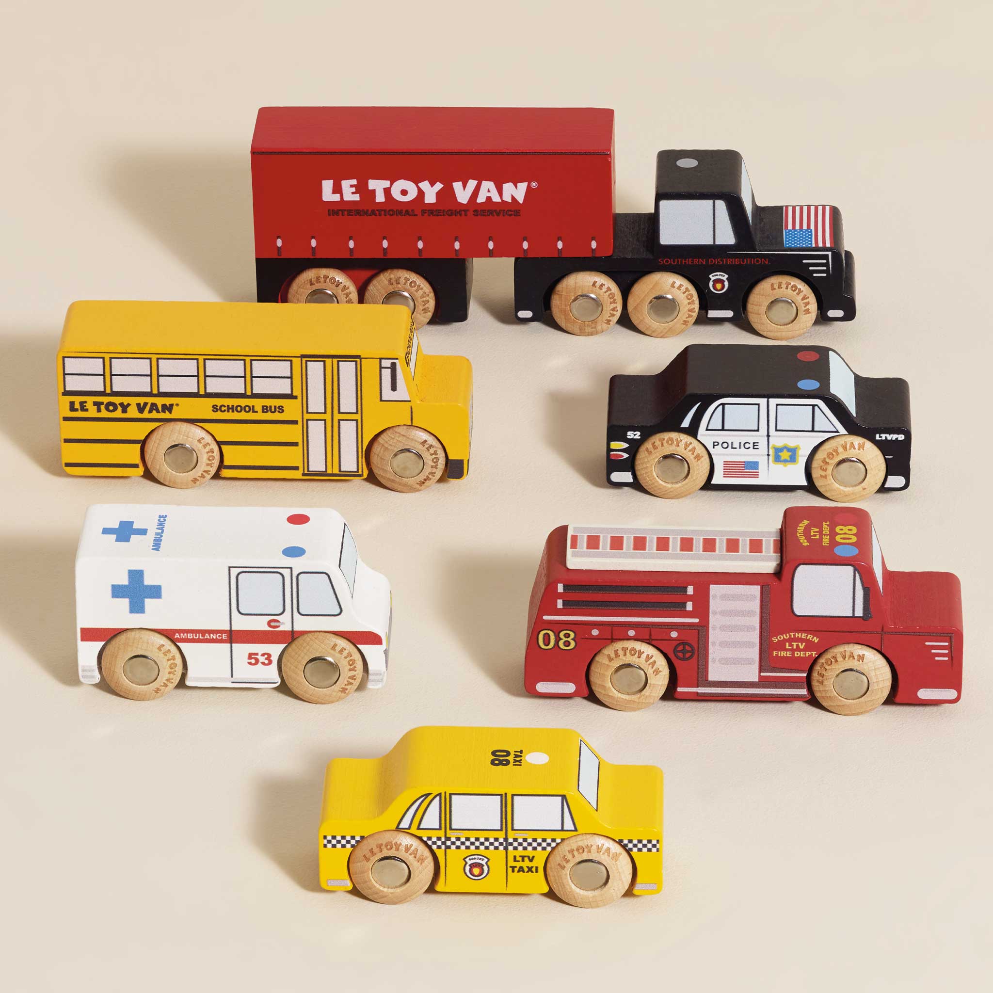 TV268-new-york-cars-vehicles-wooden-toy-taxi-bus-ambulance-fire-engine-police-truck-lorry-boy-girl-eco-gift (2)