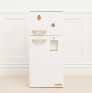 TV348-kitchen-freestanding-role-play-fridge-freezer-with-background